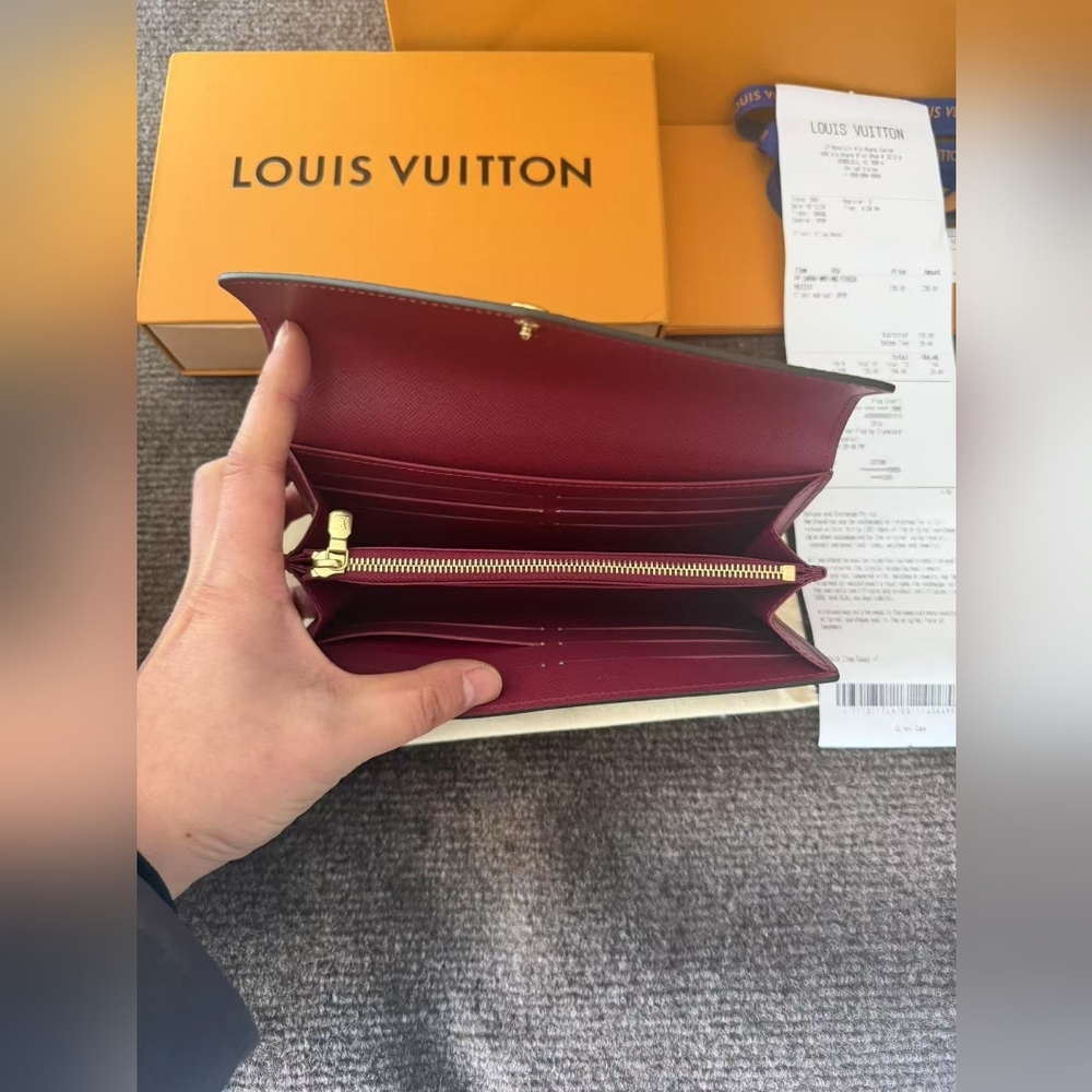 Louis Vuitton Sarah Wallet - Picture 9 of 16